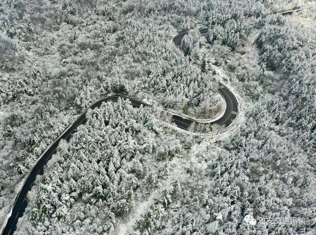 泥巴山和拖乌山图片