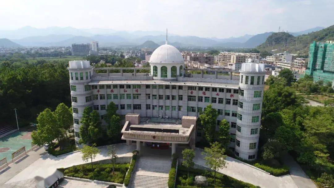 摘掉贫穷的帽子七拱镇走上蜕变之路