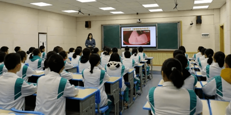 别人家的课堂!九龄中学的他们正在上一堂"特殊"的课