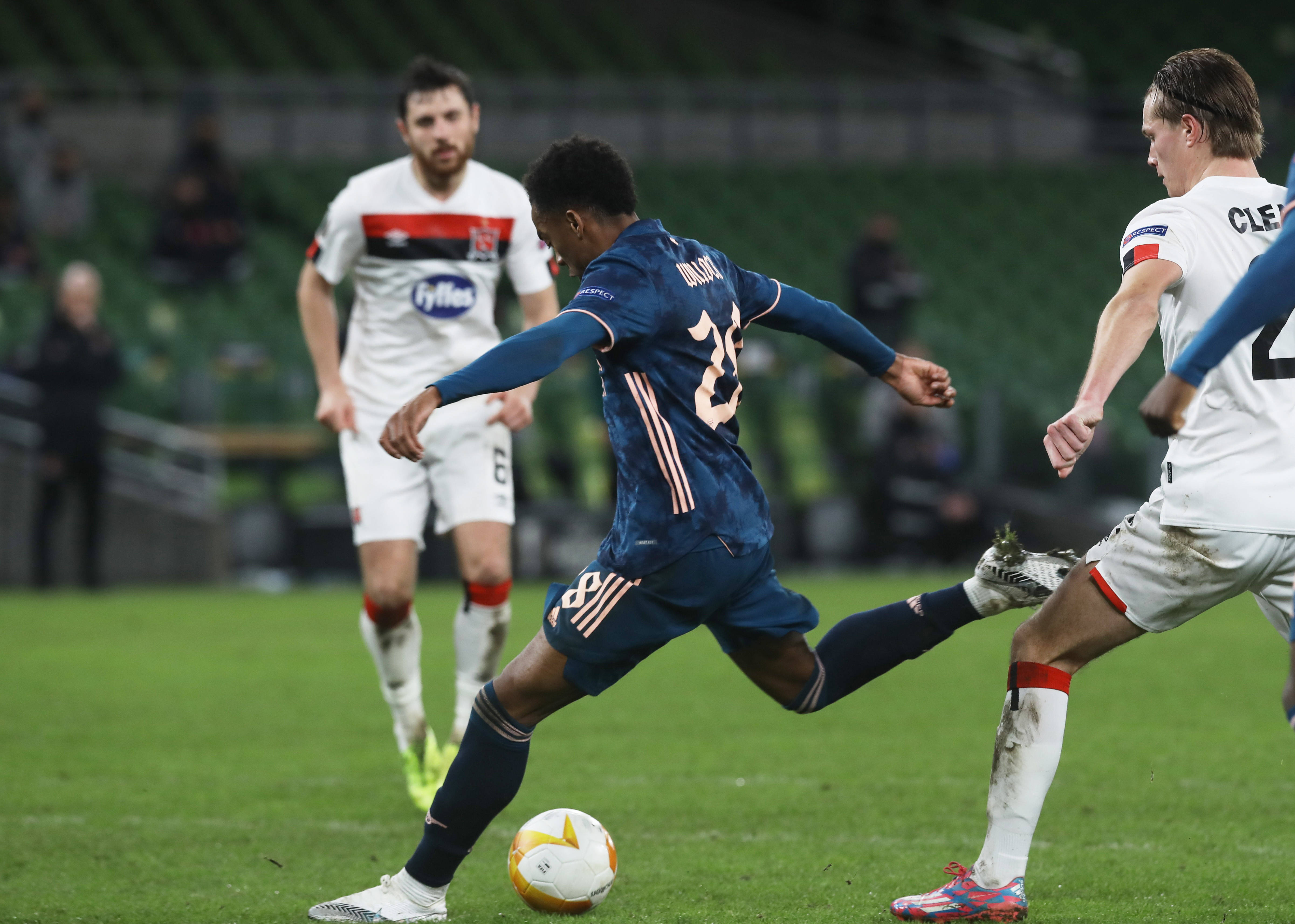 足球——欧联杯:阿森纳胜敦达克