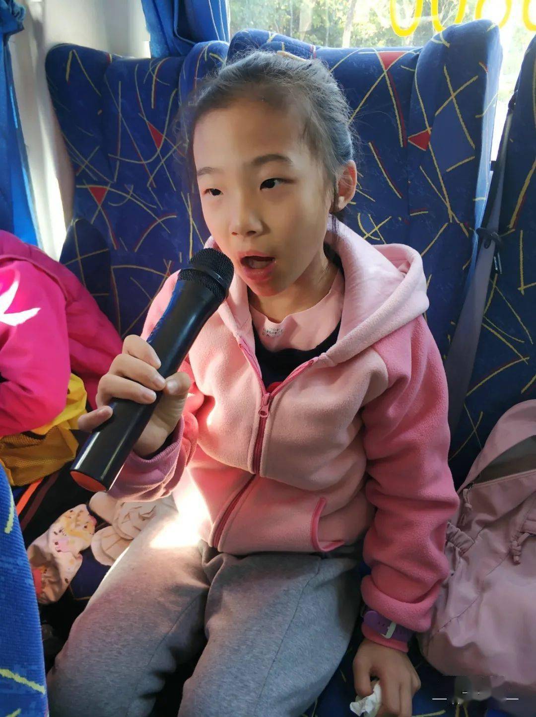 5龙城小学三年级秋游活动精彩回顾:割稻谷/挖红薯/打地鼠/彩虹滑梯/水