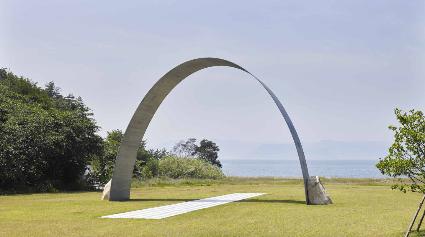 圆桌|濑户内海乡村复兴30年:用艺术"缝合"土地与居民