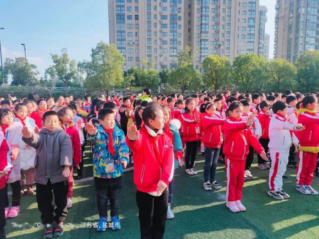 校区风景线文明交通进校园安全童行记心间盐城市聚亨路小学开展交通