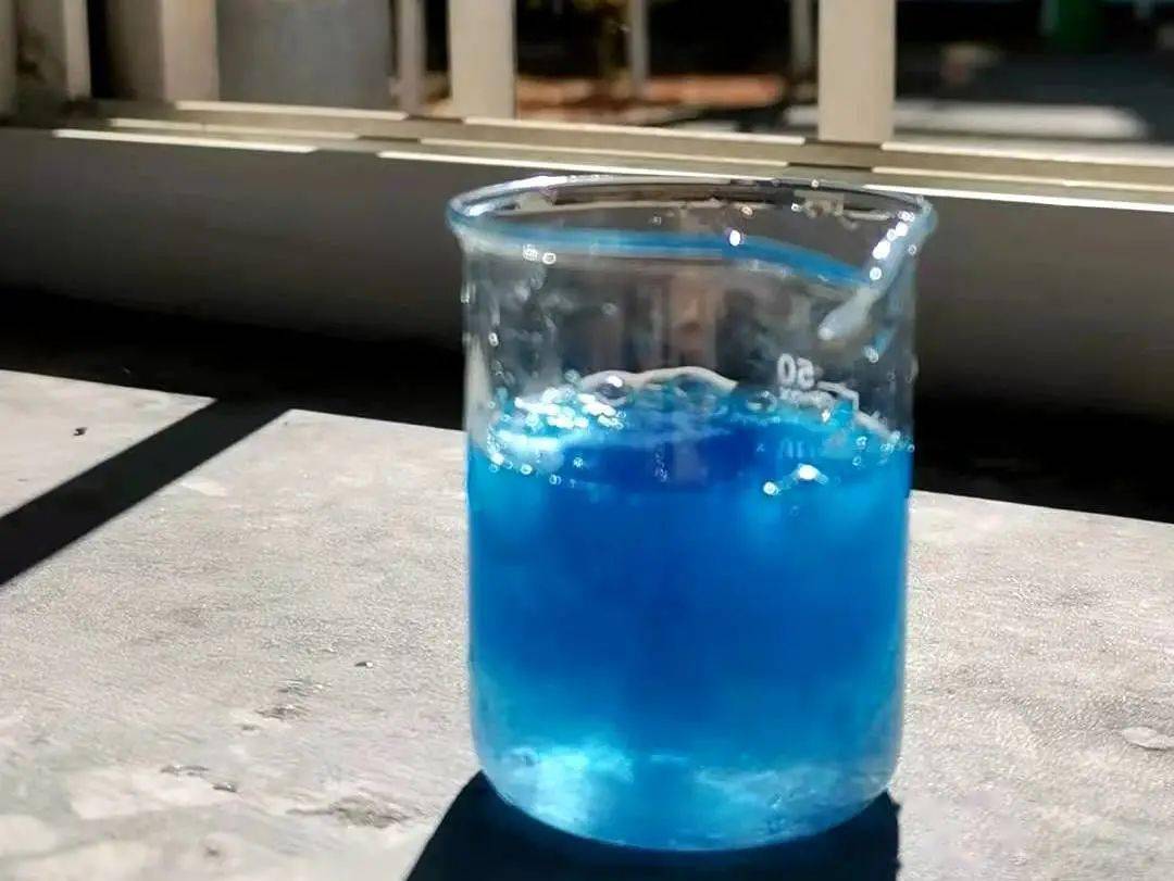 我就像过氧化氢分解反应中的二氧化锰一样,即使世界支离破碎,但我对你