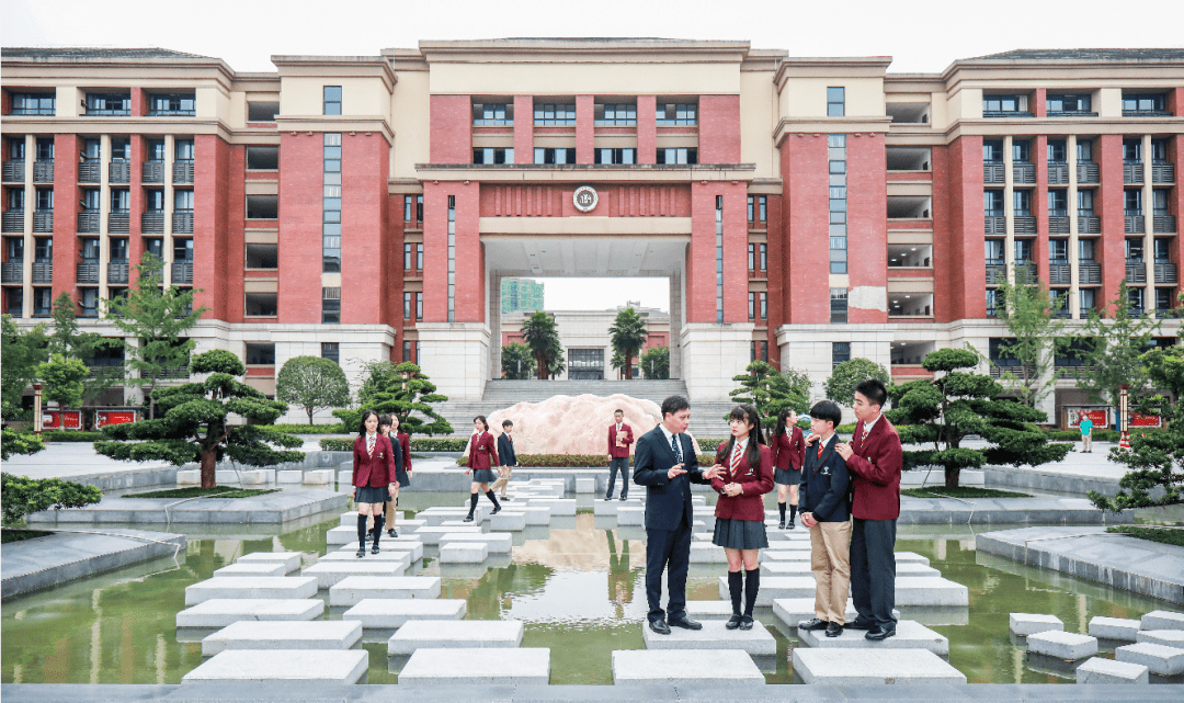 重庆八中招聘教师三尺讲台一生情怀