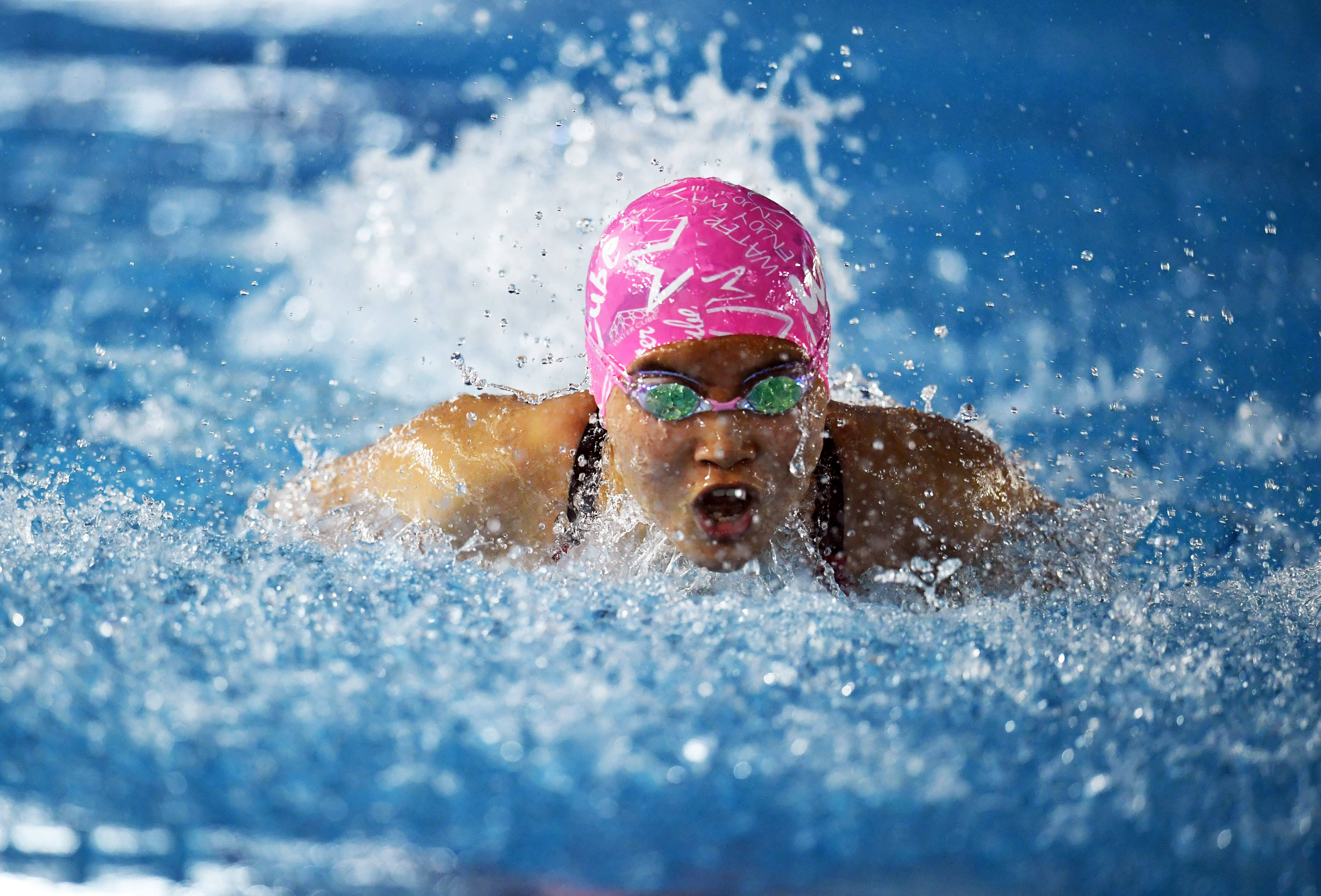 全民健身——北京市中小学生游泳公开赛举行