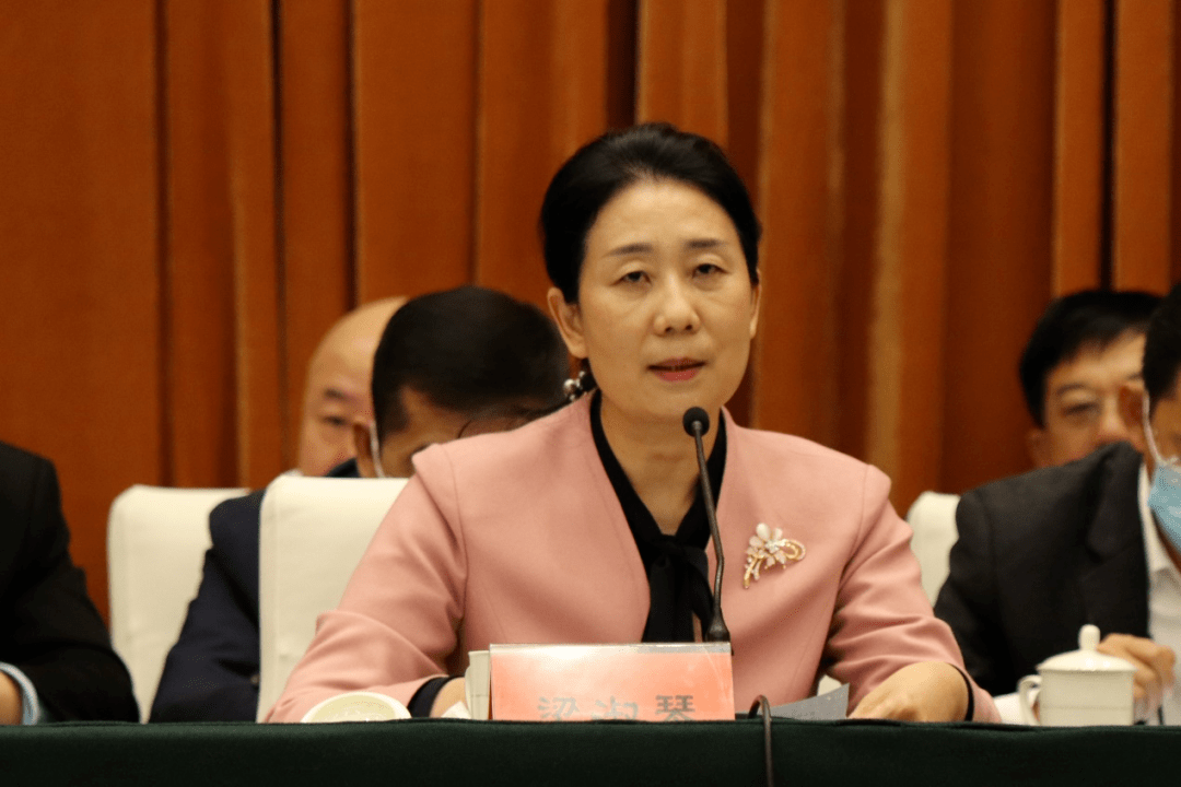 内蒙古工商联十二届四次执委会在呼召开!