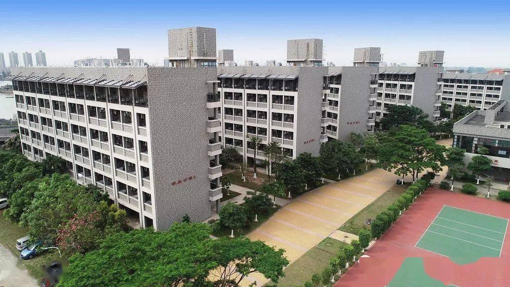 公办东莞职业技术学院录取分数学校环境宿舍介绍