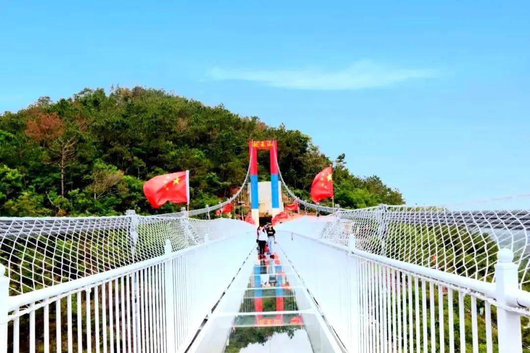 特价368元行摄河源巴伐利亚泡五星温泉万绿湖镜花缘攀南越王山赏喷泉