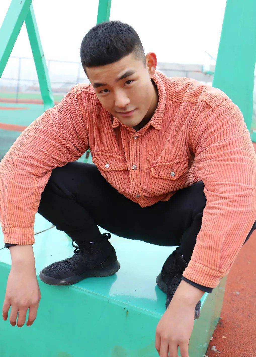 这位188的高大帅竟然是老师学生们都馋哭了