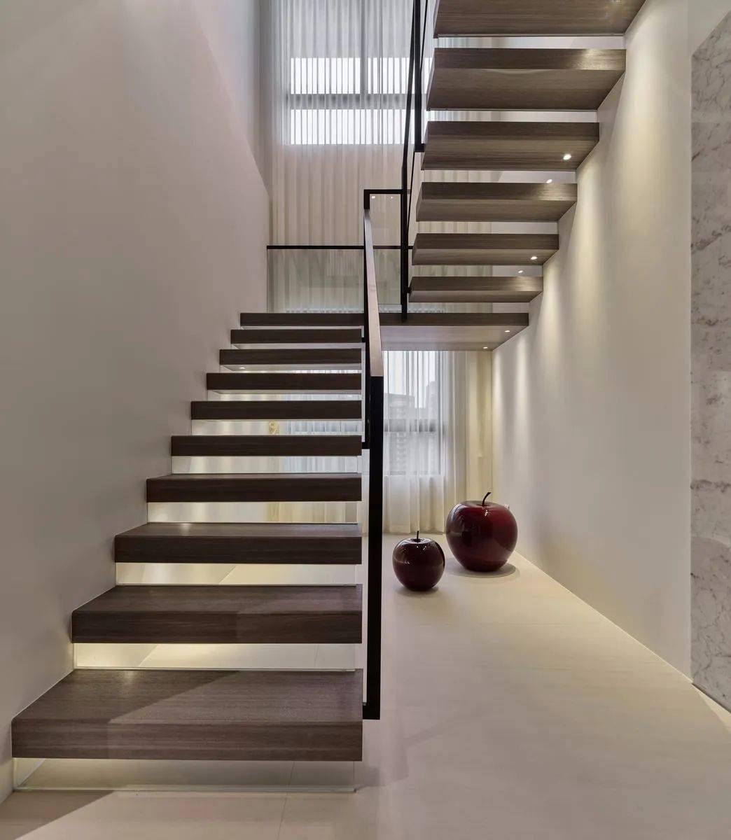 上海楼梯展丨看实木楼梯如何玩转轻奢极简风