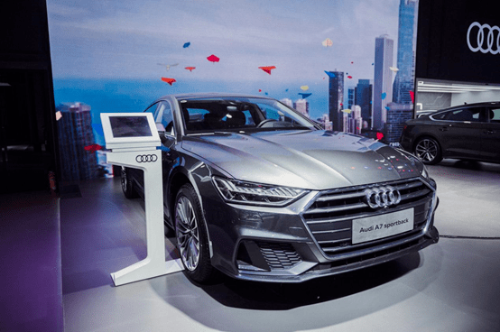 奥迪a7 sportback以独具一格的方式诠释了新奥迪设计语言,灵动的车身