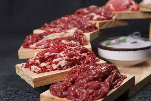 牛腱肉  入口爽滑 肥而不腻 羊排卷 入口爽滑 肥而不腻 猪肉卷 入口爽