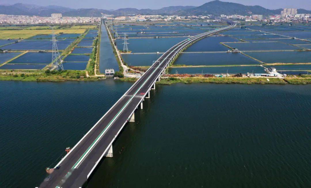 潮汕环线高速公路通过验收西胪高速路口收费站即将开通