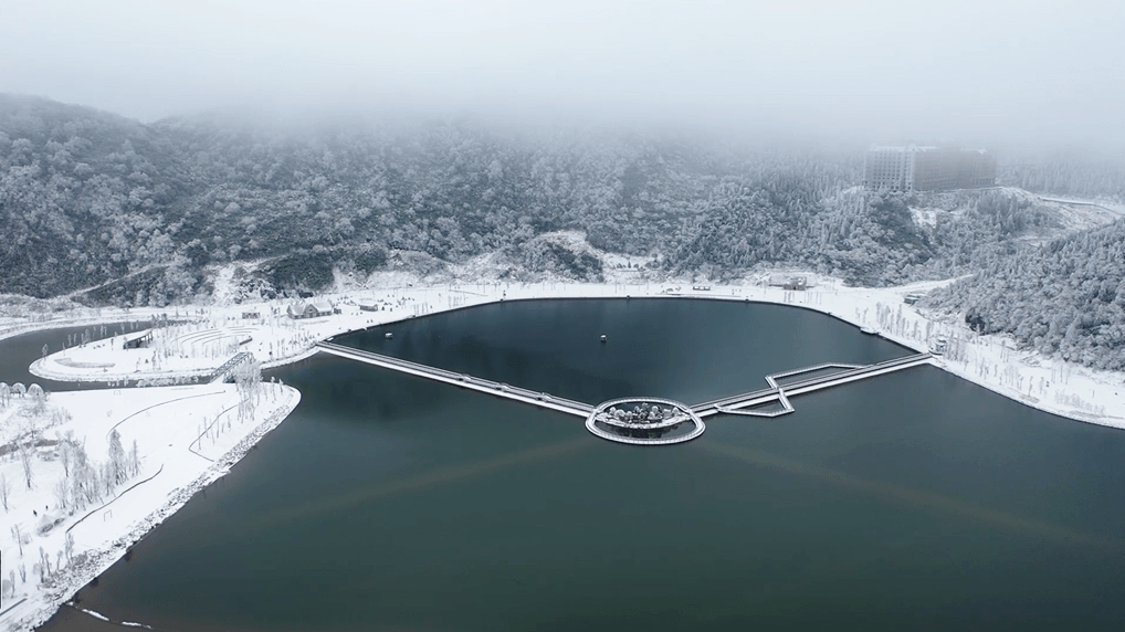 突降大雪丰都南天湖景区醉美雾凇景观已上线