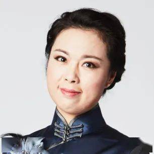 吴静慧国家二级演员,师承弹词名家王柏荫,江文兰.