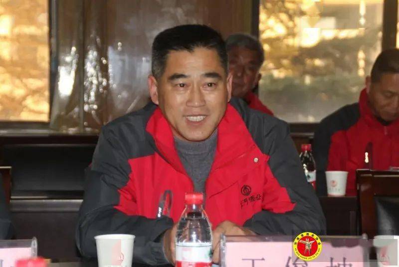 十里香河北股份公司副总经理崔猛一行到宋河酒业考察交流