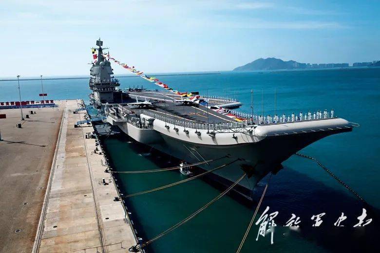 今天山东舰入列一周年