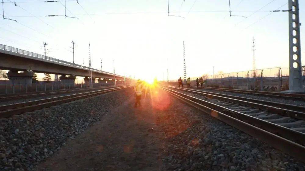 截至15日,他们已累计完成对青山站,安达站,喇嘛甸站烟筒屯站,大庆站