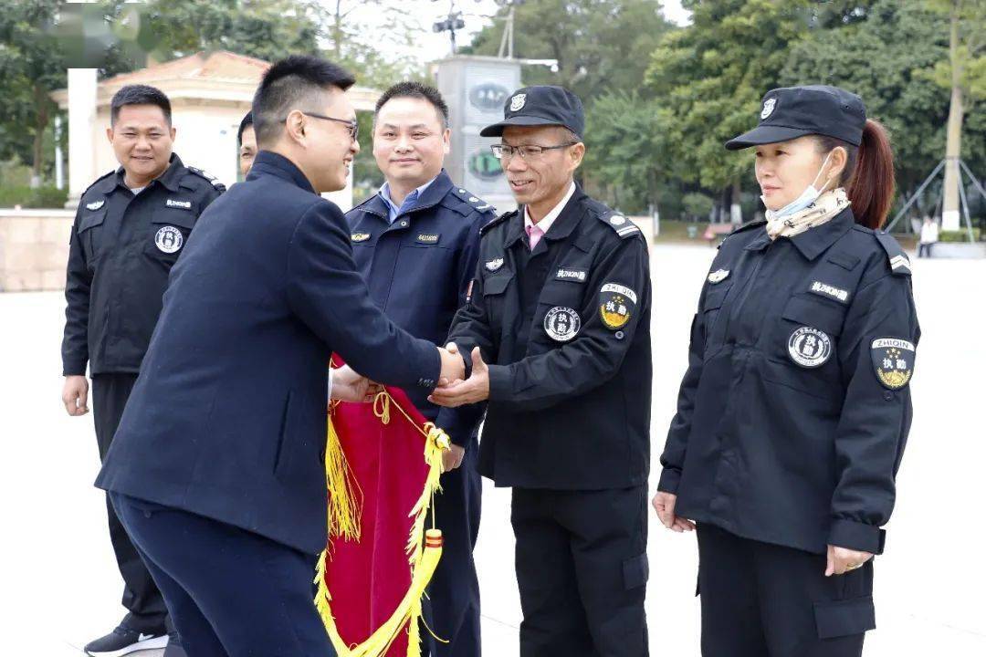 谢岗城管分局协勤队找回走失儿童奉献真情温暖民心