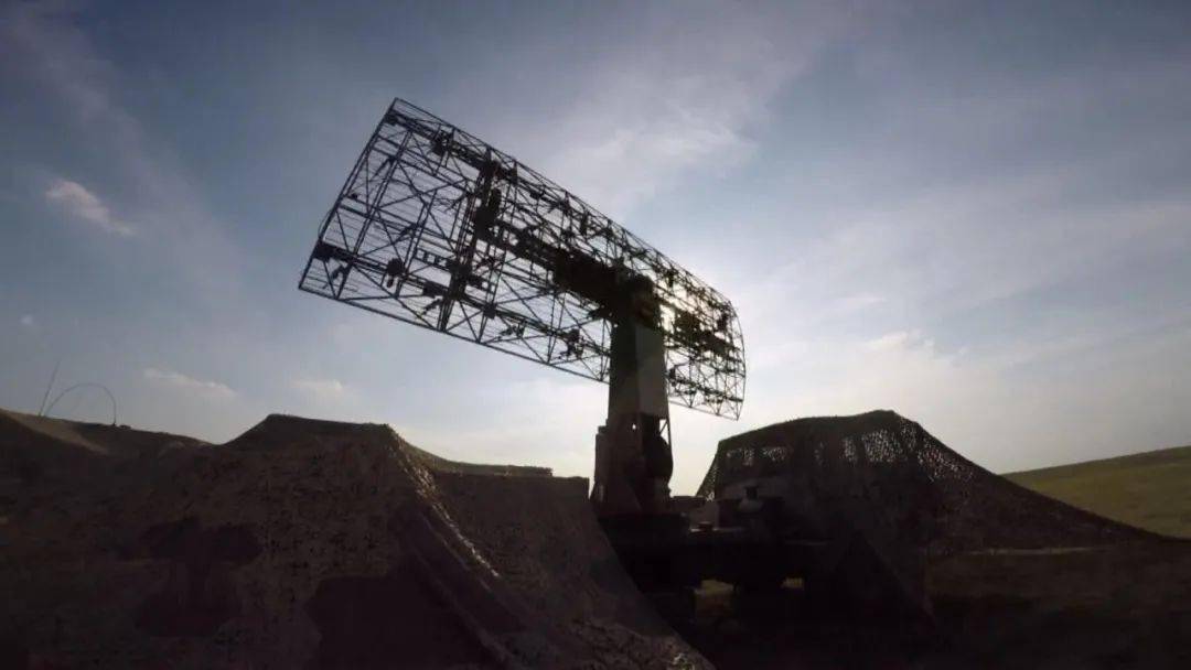 展望十四五奋进新征程第80集团军某旅模块化编组构建立体防空火力网