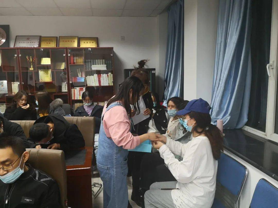 生活指导室良言一句三冬暖