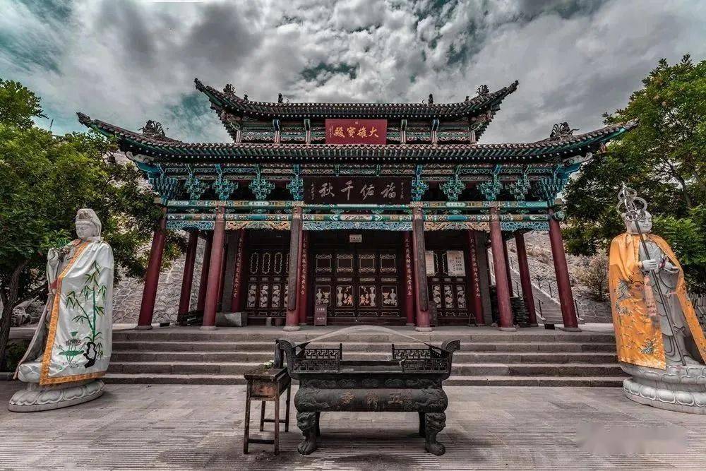 五佛沿寺,位于景泰县五佛乡黄河北岸.