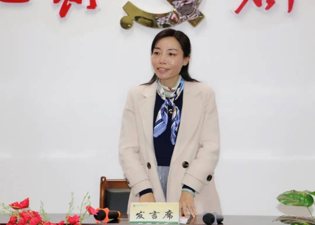 总第899期以奋斗者为本初中部高级七级申报教师述职风采