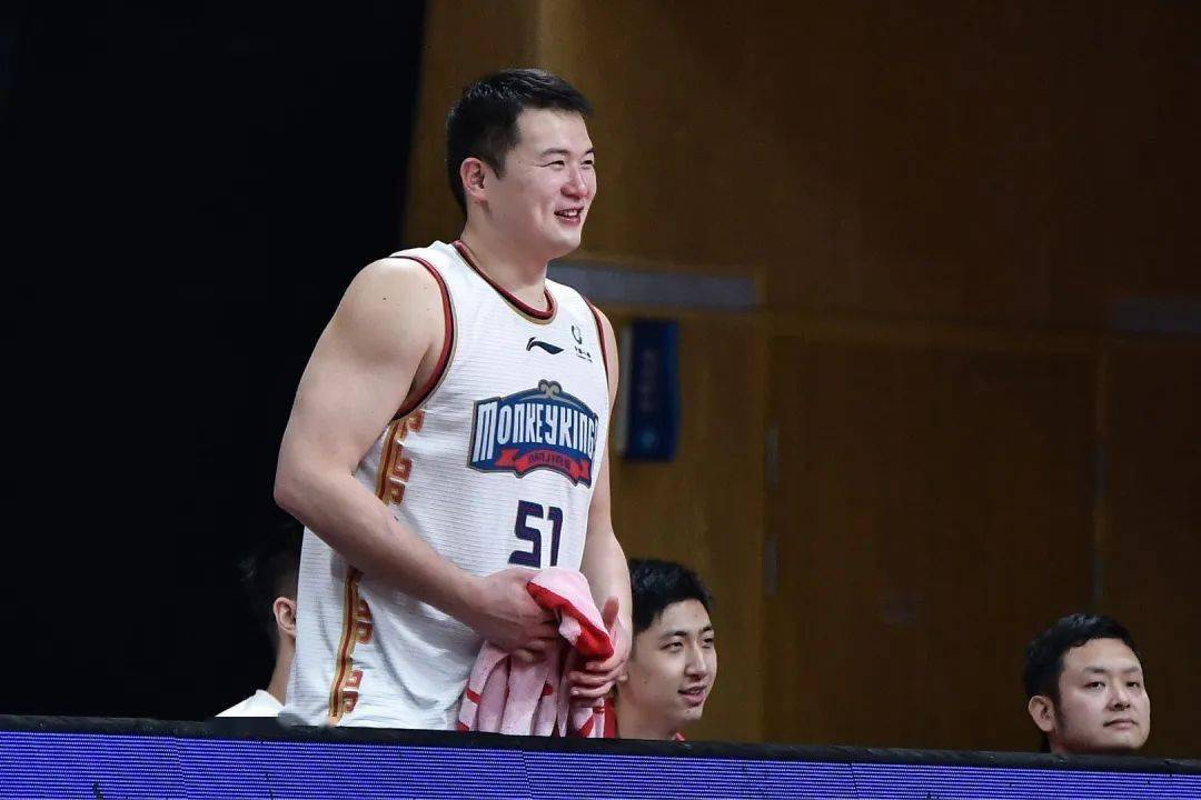 cba同曦负广东贝帅满意新人杜锋笑谈与万圣伟寒暄