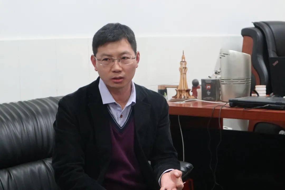 预告 | 胡万彪：“ E时代：材料方兴未艾，器件任重道远。”_电子