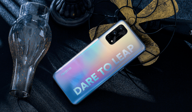 骁龙888旗舰realmerace真机再曝素皮材质版本