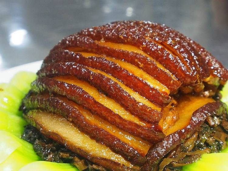 重庆特产传说32820厘米长的大刀烧白你敢来挑战一口吞吗