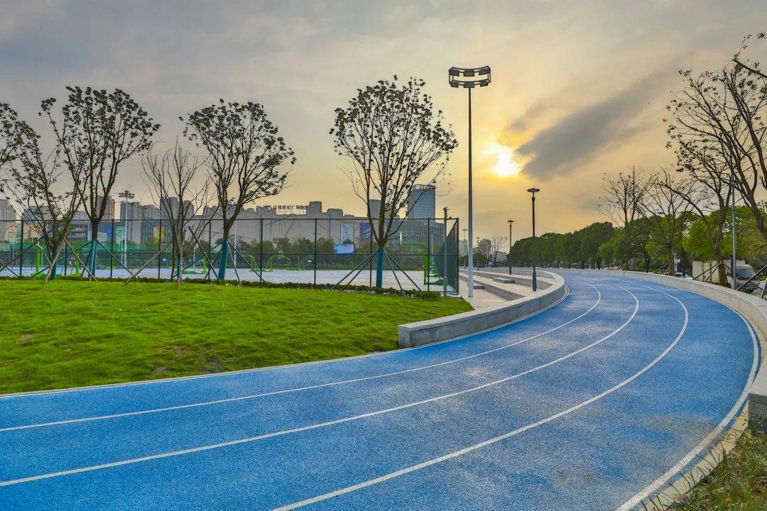 这个体育公园可以"席地而坐"?你要不要来试试?