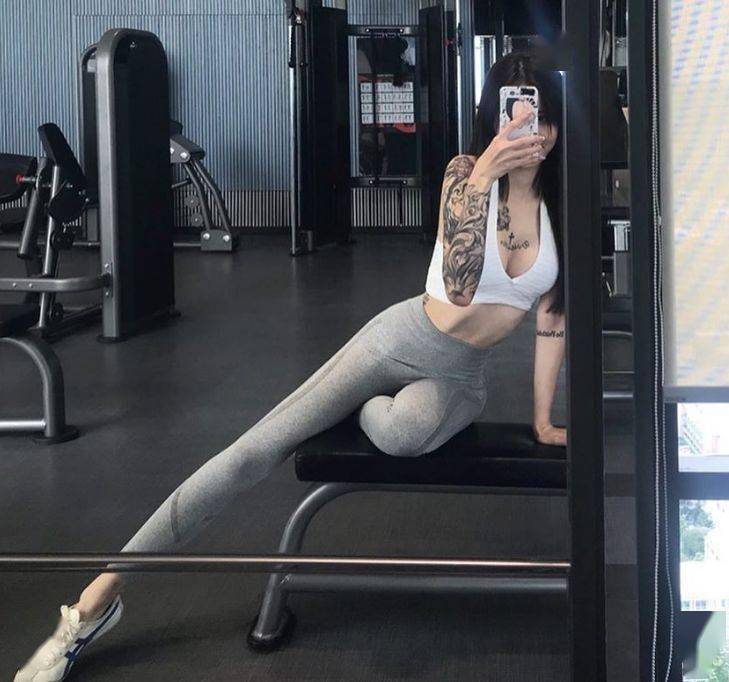 纹身的小姐姐也可以是好女孩