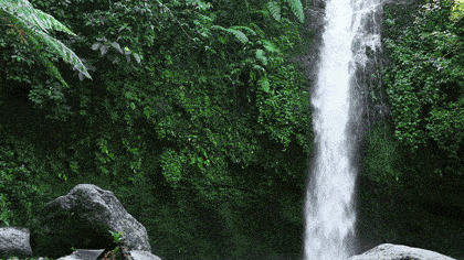 水往低处流,高人最低调苏东坡说,水"避高趋下".