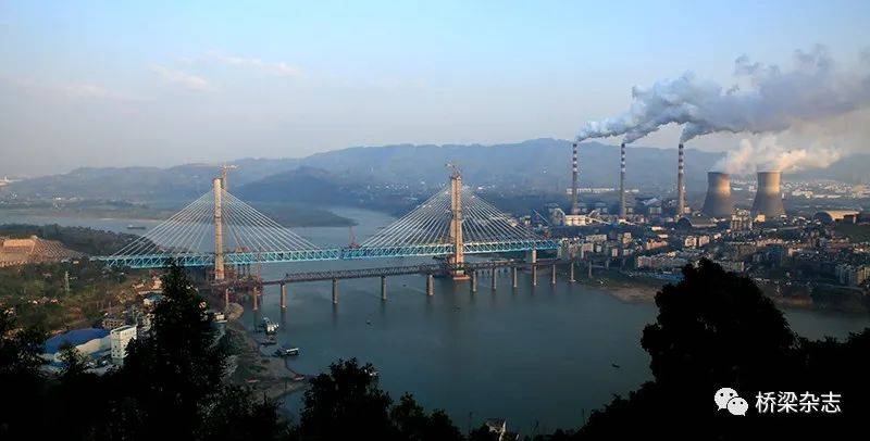 新白沙沱长江大桥本届共有4个桥隧工程项目入选,入选的三个桥梁工程