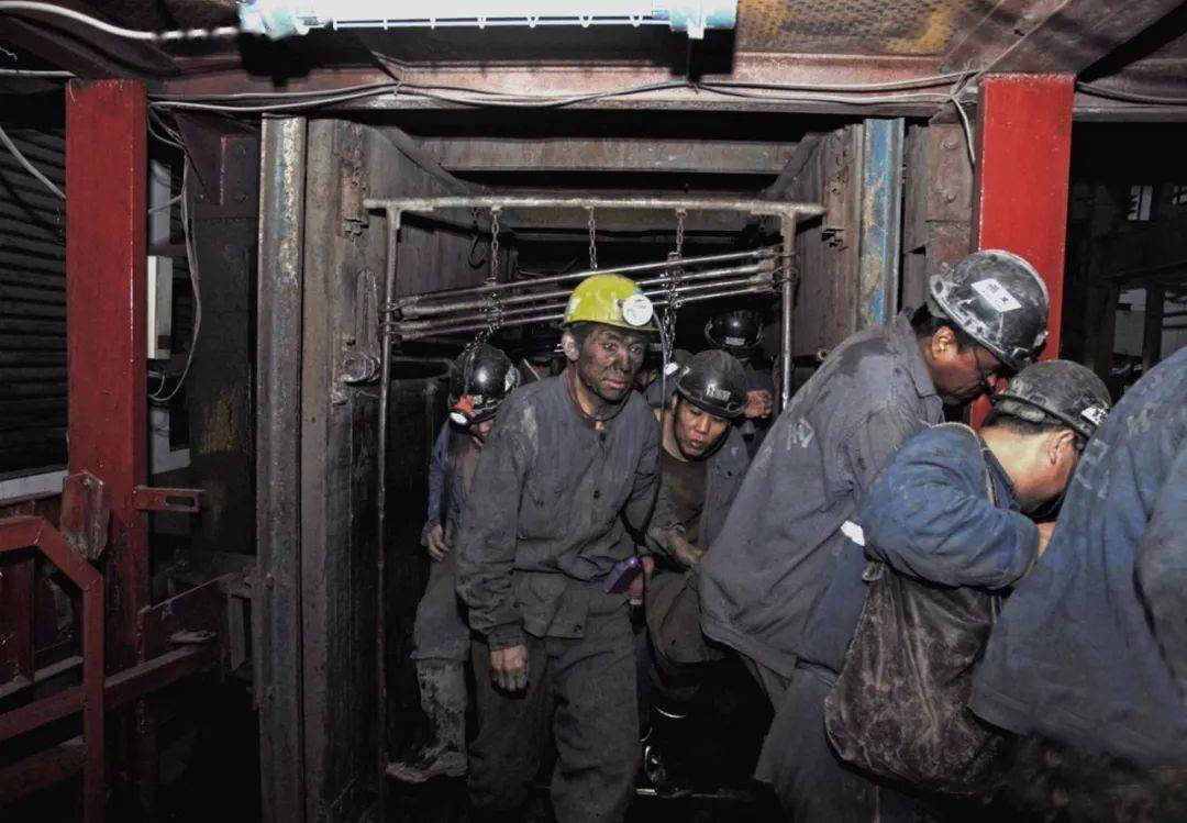 纪实影像津门网董化新聚焦井下矿工