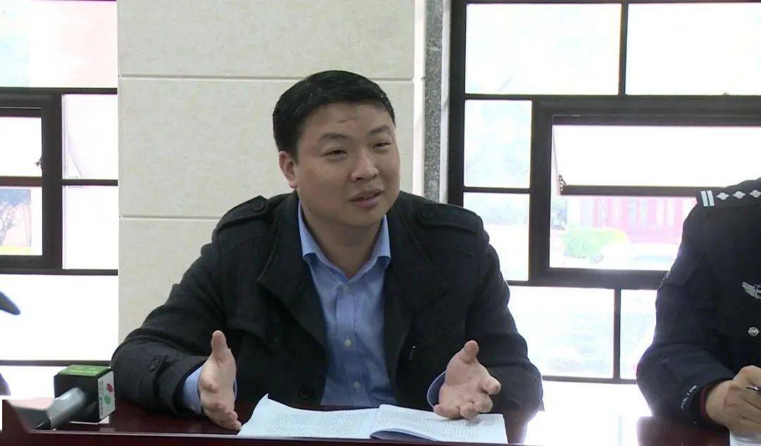 丹灶镇委书记,镇禁毒委主任张应统在会议上作出工作要求此外,张应统还