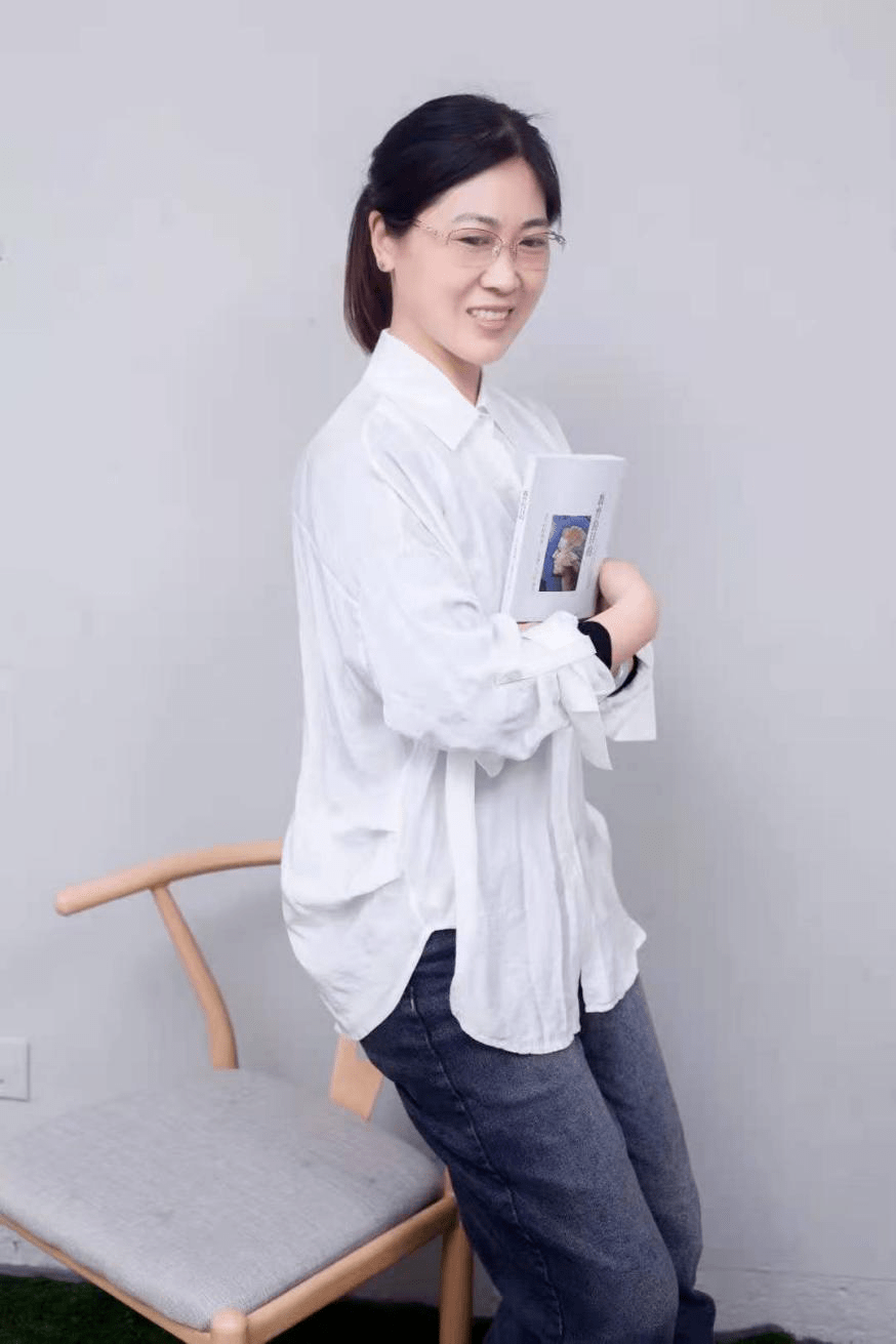 王辉霞,河南滑县英民中学年级主任兼英语教师,新网师课程讲师,河南