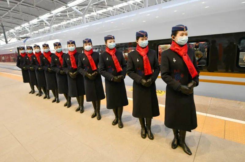 银西高铁正式开通运营陈润儿宣布发车咸辉杨宇栋致辞