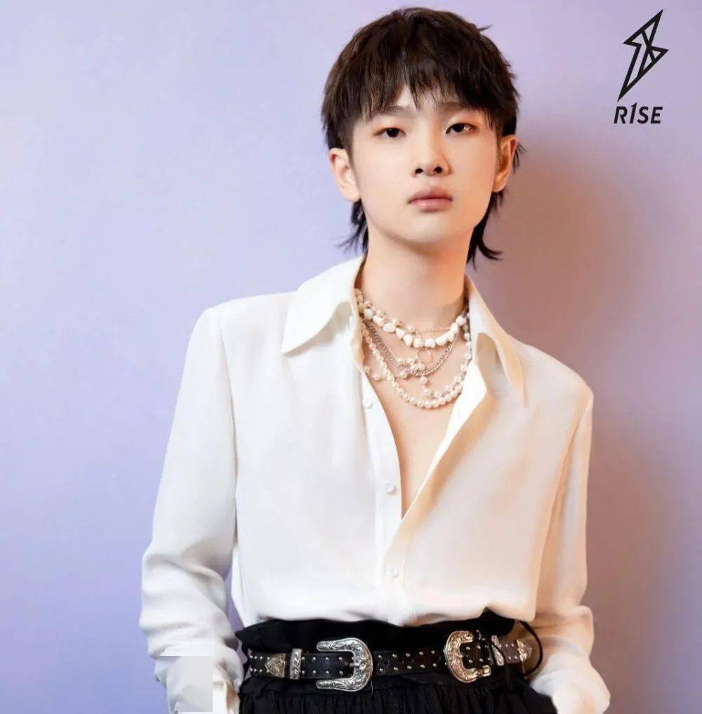 微信头像r1se周震南