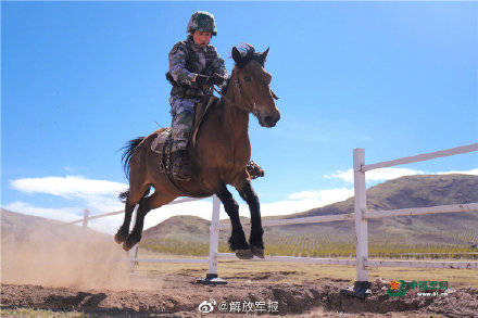 军旅镜头2020|高原骑兵的新战姿