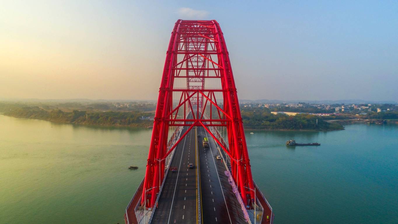 世界最大跨径拱桥平南三桥建成通车