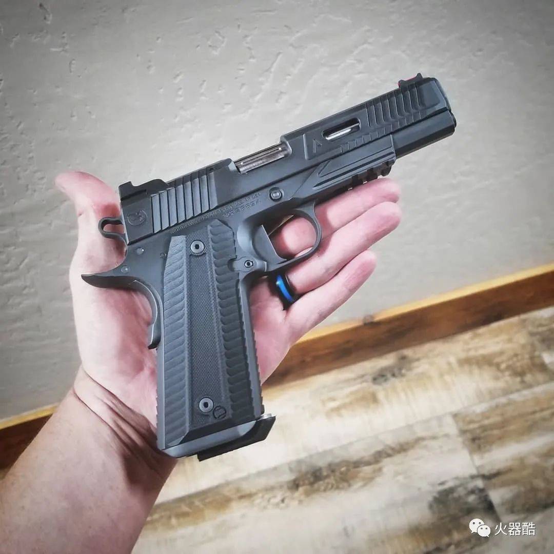 别具一格使用agencyarms公司配件改装的枪械美图