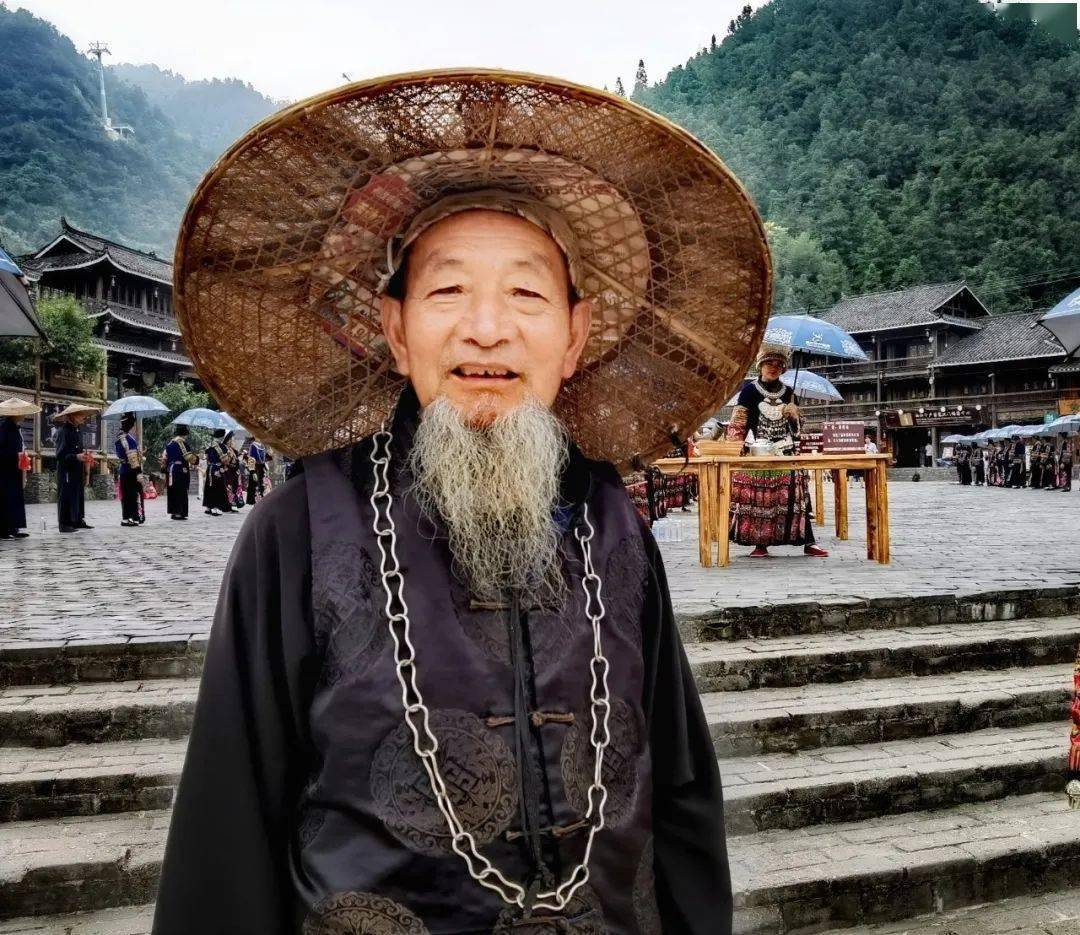 《庆元旦,舞起来》作者:杨允立《相守》作者:江涛《禅意残荷》作者:燕