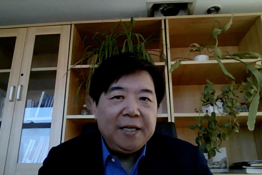 开班前,培训中心杨亚萍副主任和北京大学出版社刘乐坚副总编辑为本次