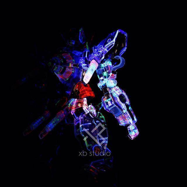 宅君点评:说真的,pg加个透明架,再加个荧光漆,无敌了