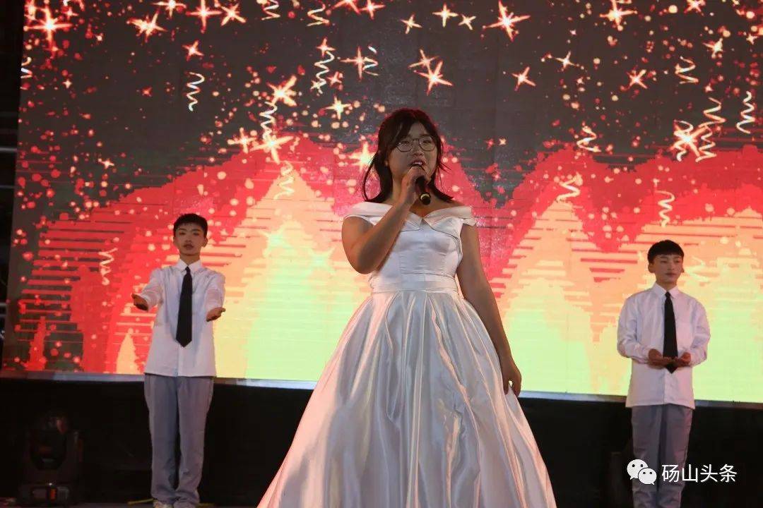 砀山一学校竟然上演这一幕._西城