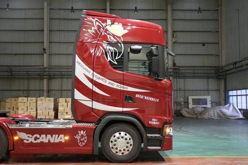 国内卡车改装也这么豪横车主新提斯堪尼亚s500重卡大改后造型太惊艳