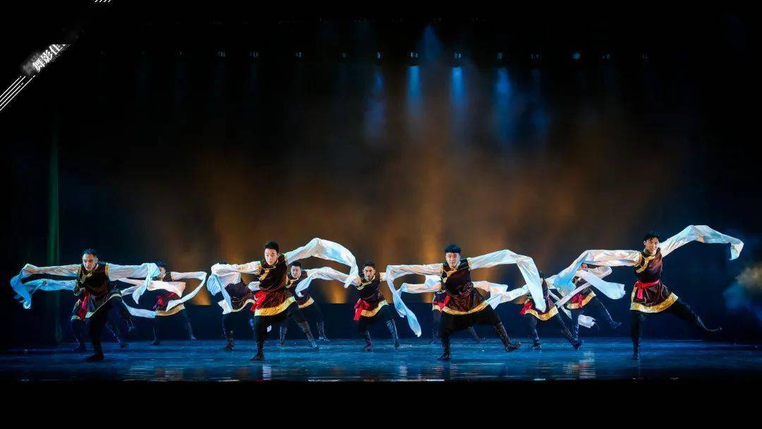 舞影图集西南民族大学艺术学院舞蹈系2017级专业毕业汇报